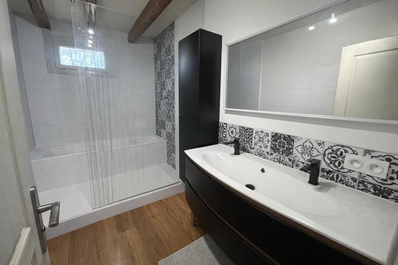 Maison - 224 m² - 8 pièces