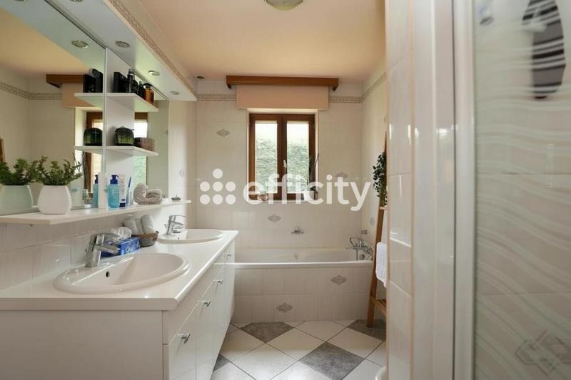 Maison - 166 m² - 5 pièces