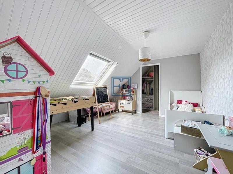 Maison - 157 m² - 7 pièces