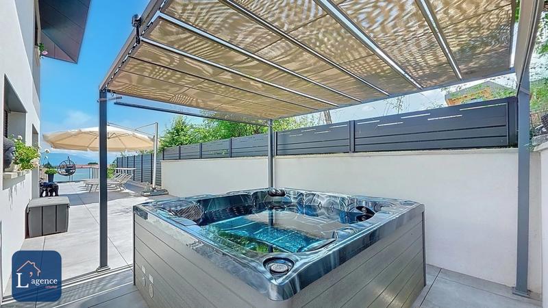 Maison - 304 m² - 8 pièces