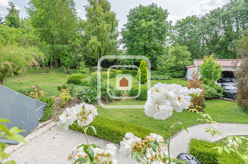 Maison - 350 m² - 8 pièces