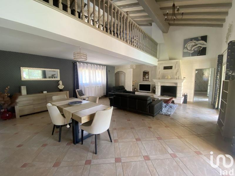 Maison - 297 m² - 5 pièces