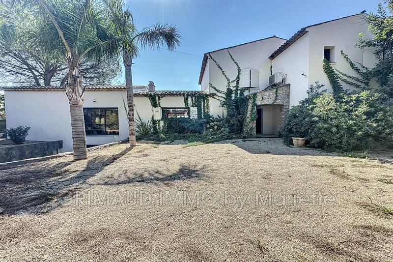 Villa - 308 m² - 8 pièces