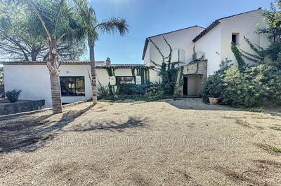 Villa - 308 m² - 8 pièces