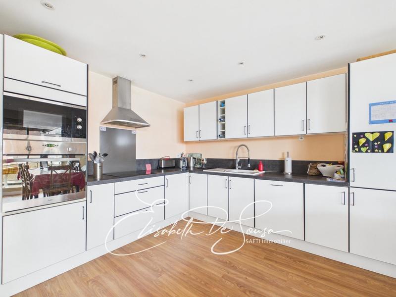 Appartement - 100 m² - 5 pièces