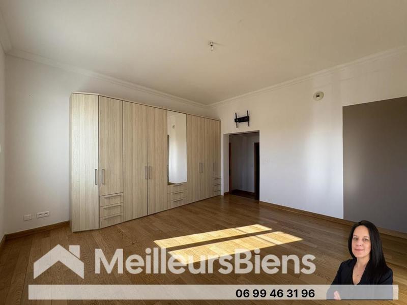 Maison - 265 m² - 1 pièce