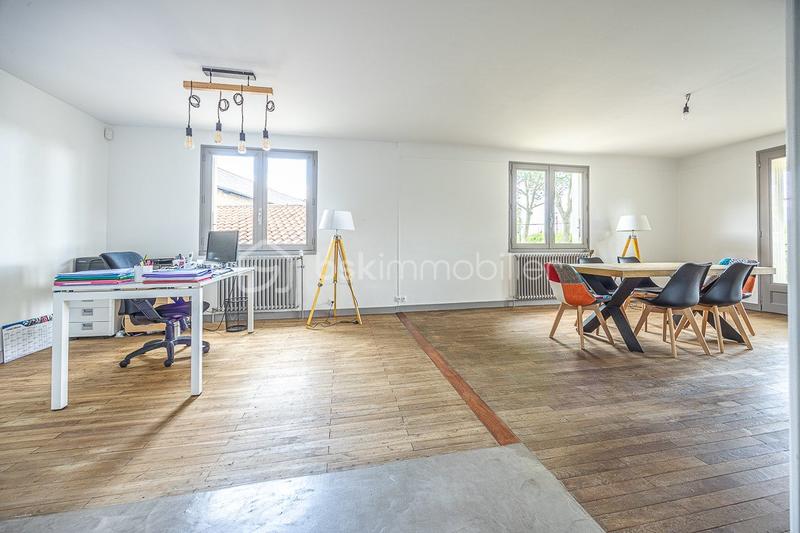 Maison - 93 m² - 7 pièces