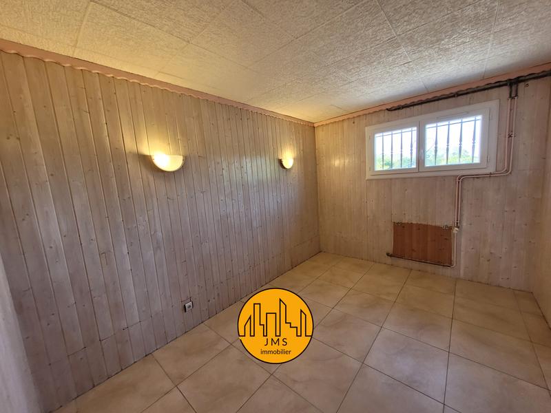 Maison - 240 m² - 8 pièces