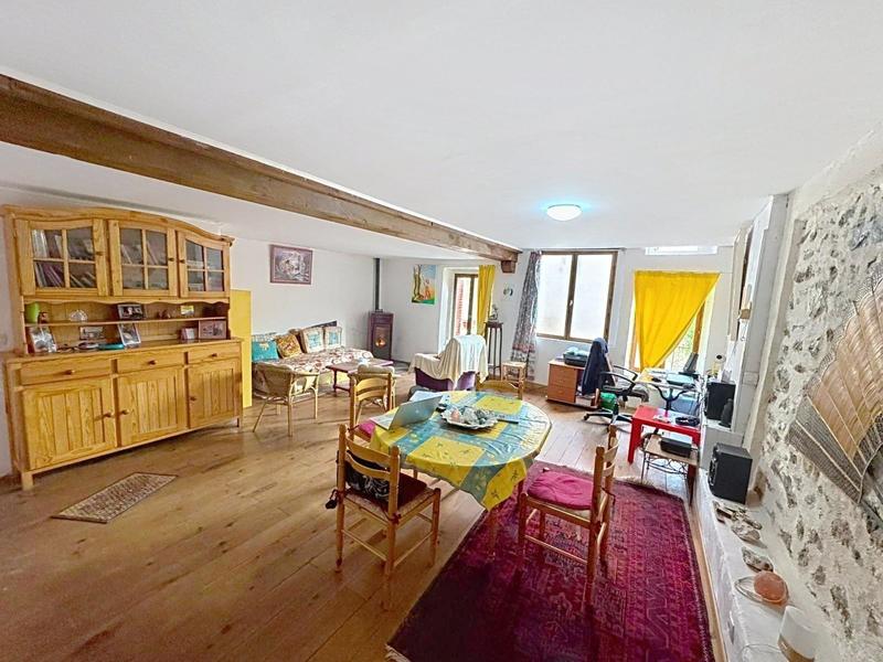 Maison - 231 m² - 6 pièces