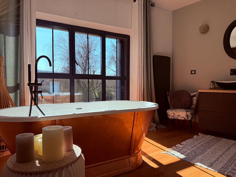 Maison - 250 m² - 8 pièces