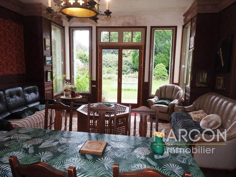 Maison - 320 m² - 10 pièces