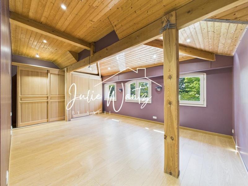 Maison - 400 m² - 8 pièces