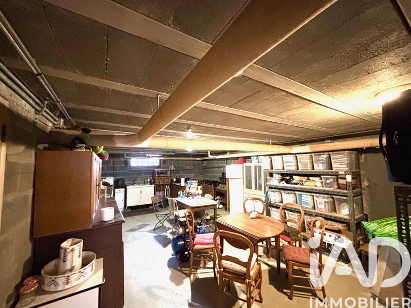 Maison - 180 m² - 9 pièces