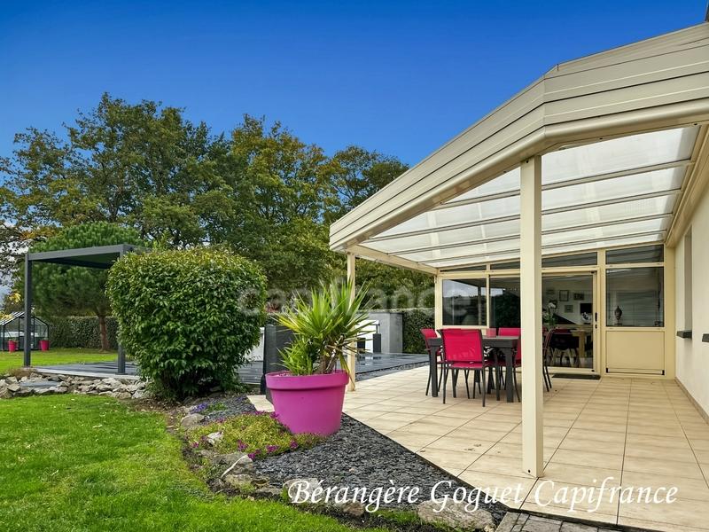 Maison - 153 m² - 8 pièces