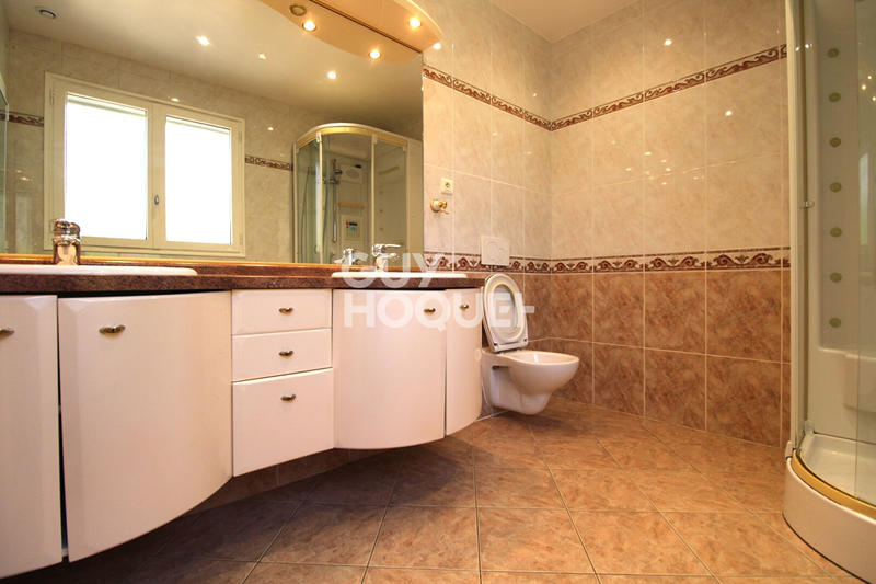 Maison - 173 m² - 7 pièces