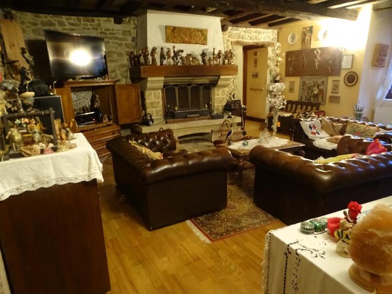 Maison - 251 m² - 9 pièces