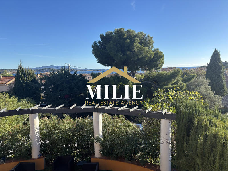 Villa - 245 m² - 7 pièces