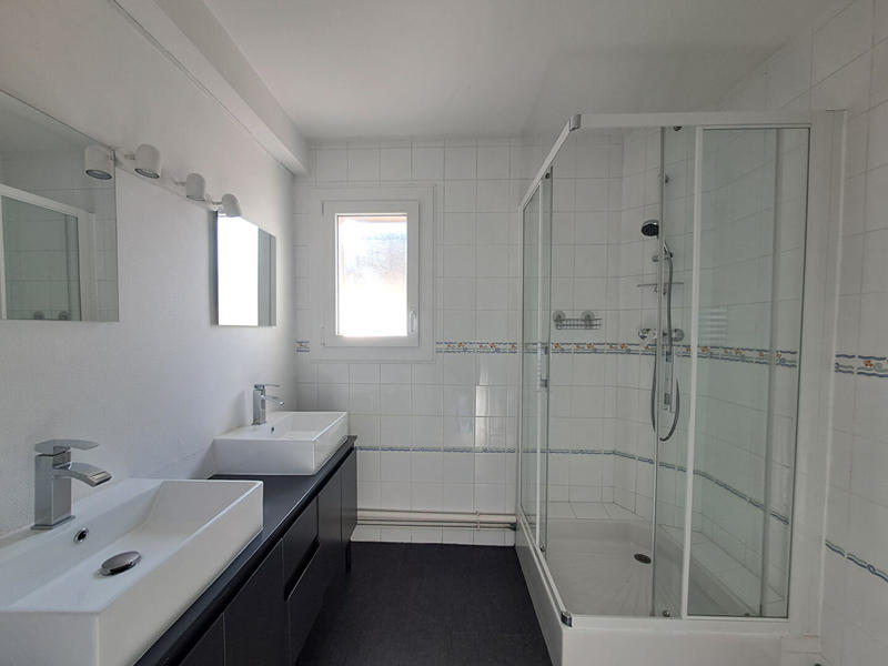 Appartement - 80 m² - 3 pièces