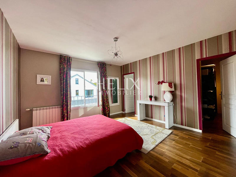 Maison - 166 m² - 6 pièces