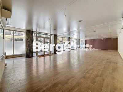 Local commercial - 215 m²