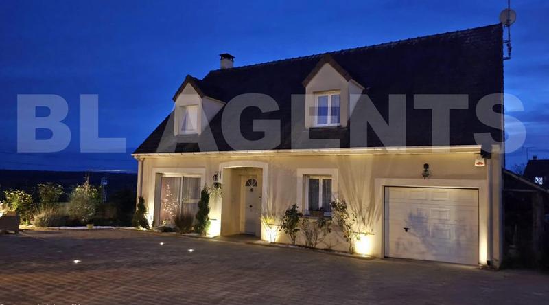 Maison traditionnelle - 151 m² - 5 pièces