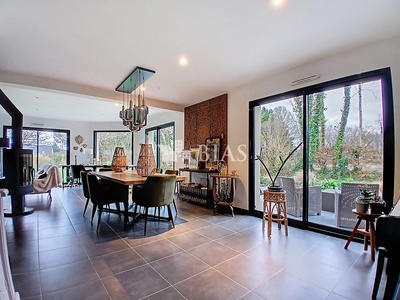 Maison contemporaine - 197 m² - 7 pièces