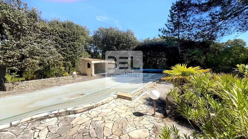 Propriété - 193 m² - 5 pièces