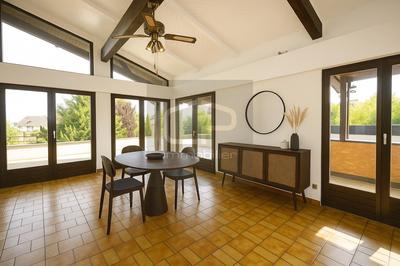 Maison - 127 m² - 6 pièces