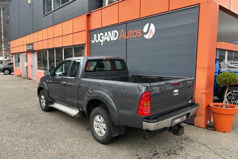 Toyota Hilux 2.4 d-4d 144 Legende Xtra