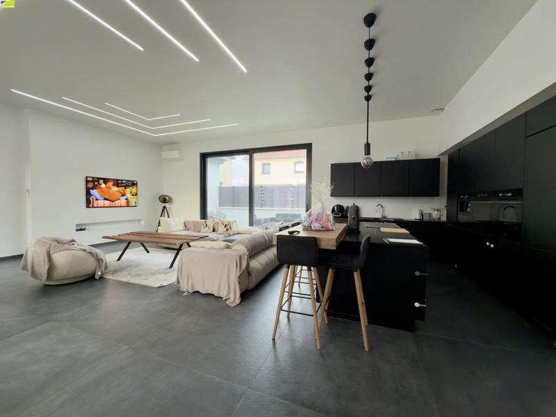 Maison - 165 m² - 4 pièces