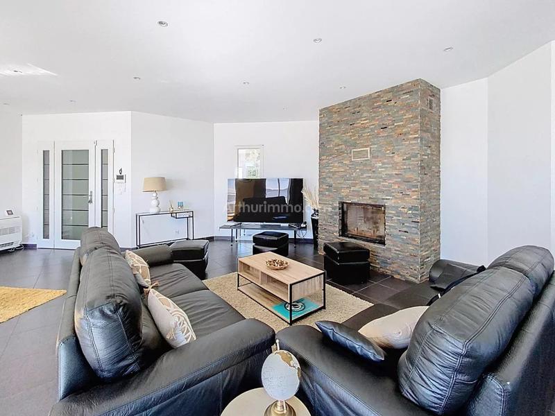 Maison - 185 m² - 6 pièces