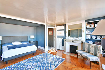 Appartement - 208 m² - 6 pièces