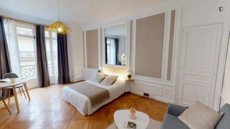 Chambre - 23 m² - 6 pièces