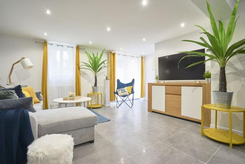 Maison - 145 m² - 9 pièces