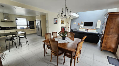 Maison - 200 m² - 7 pièces