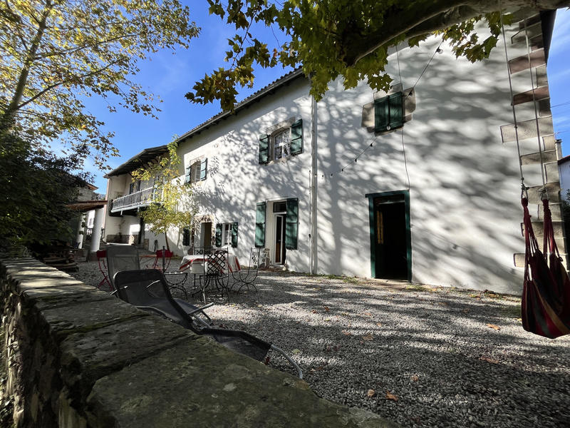 Maison - 271 m² - 14 pièces