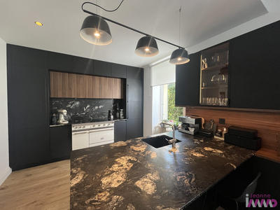 Maison - 210 m² - 7 pièces