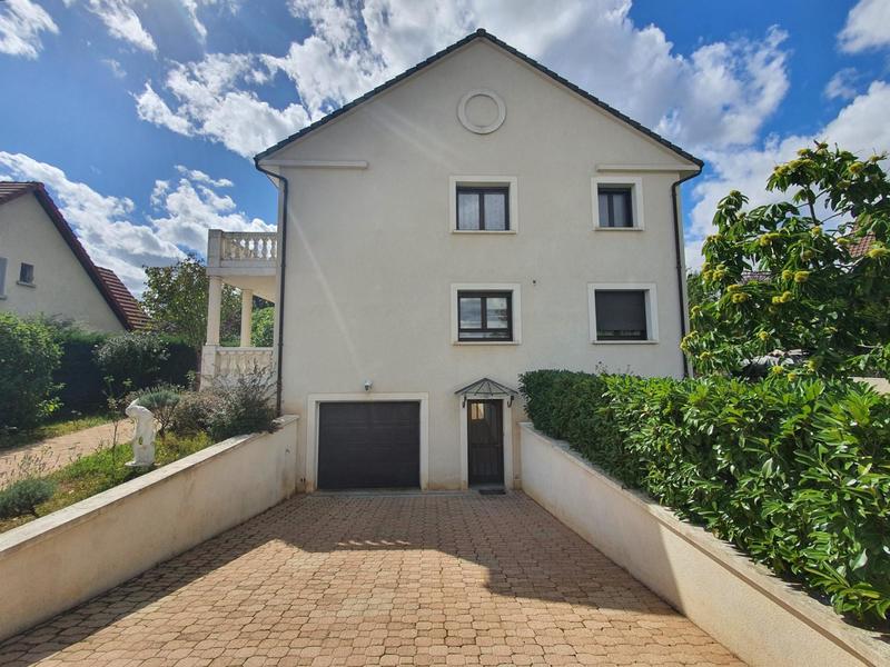 Maison - 258 m² - 6 pièces