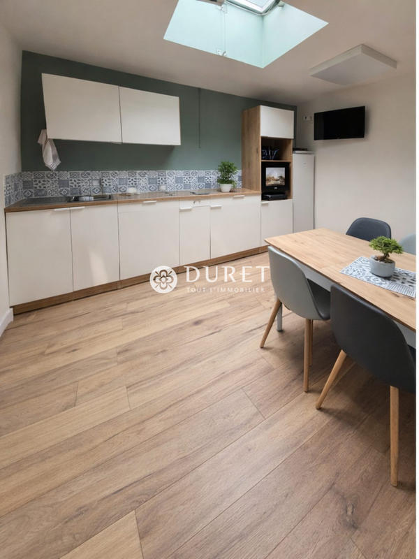 Local d'activités - 902 m²