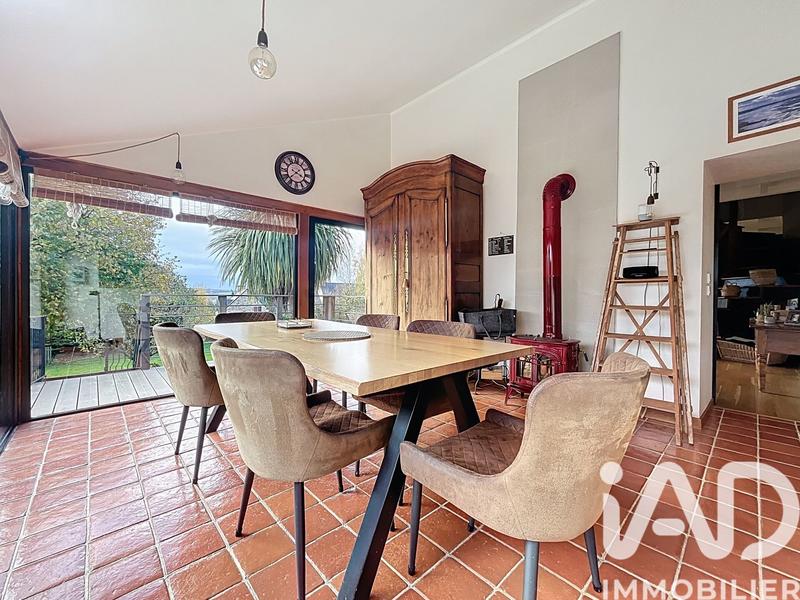 Maison - 220 m² - 10 pièces