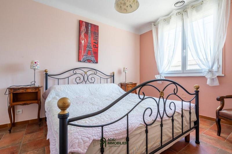 Villa - 243 m² - 7 pièces