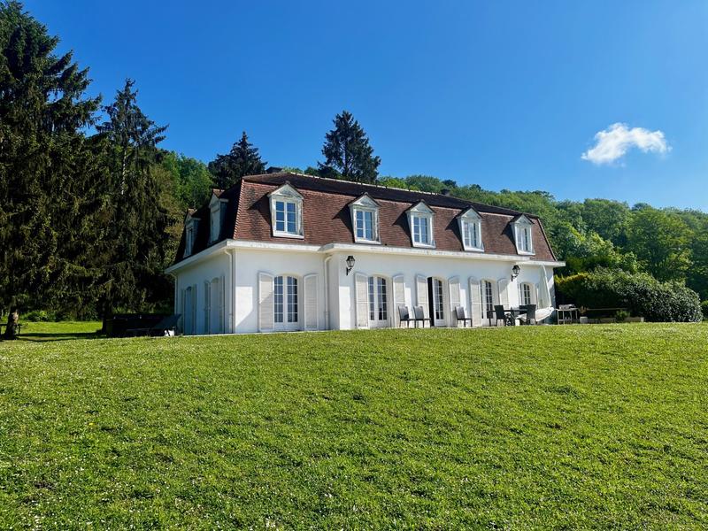 Maison - 230 m² - 10 pièces
