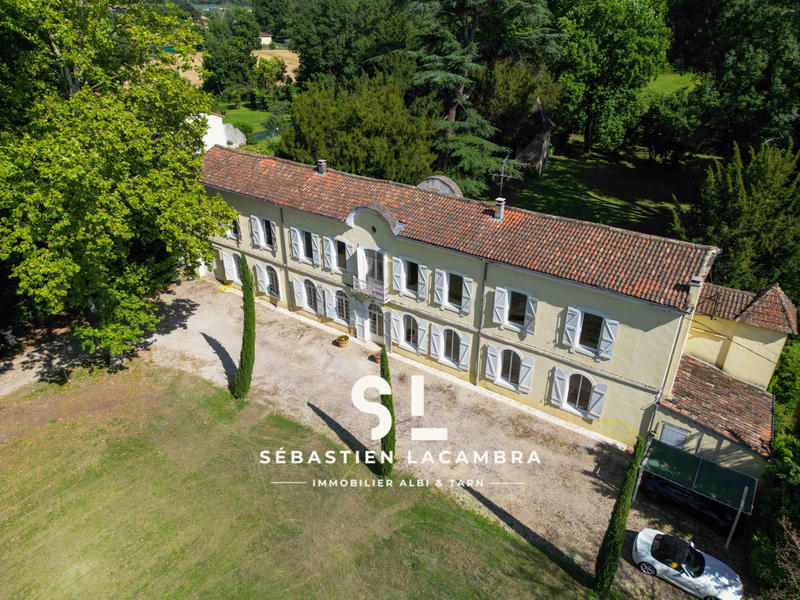 Propriété - 374 m² - 10 pièces