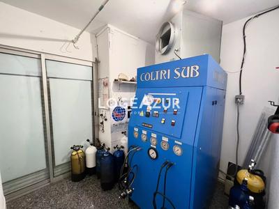 Local commercial - 30 m² - 2 pièces