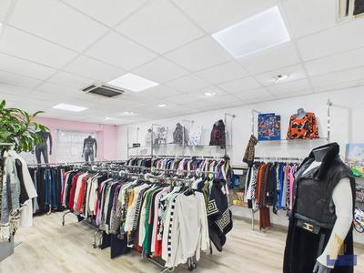 Fonds de commerce - Magasins - 132 m²