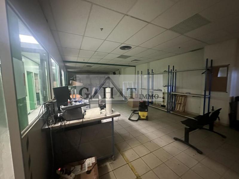 Entrepôt - 1 080 m²