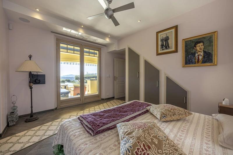 Maison - 390 m² - 12 pièces