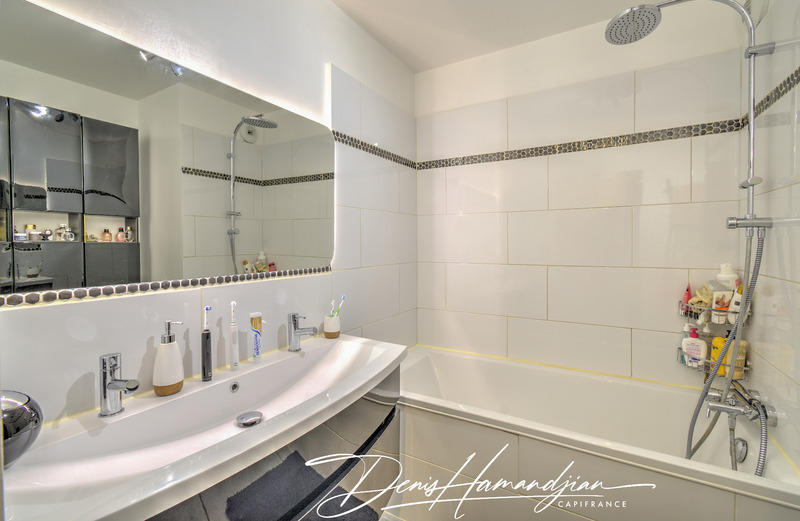 Appartement - 100 m² - 4 pièces