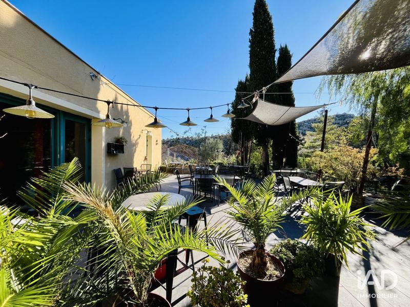 Local commercial - 151 m²