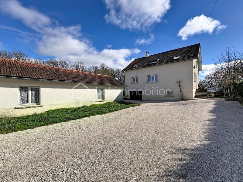 Maison - 140 m² - 6 pièces